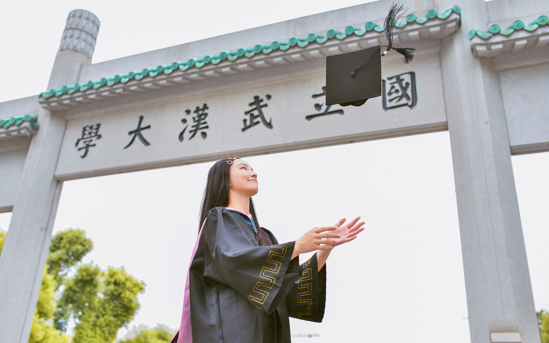 武大女神黄灿灿毕业照壁纸图片大全