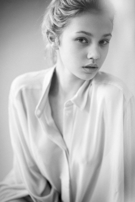 欧美女生黑白图片唯美高清大全