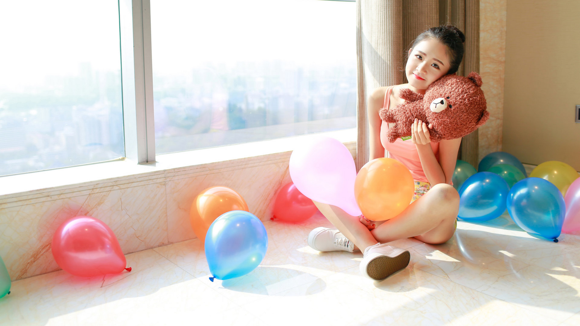 居家性感小美女桌面壁纸图片