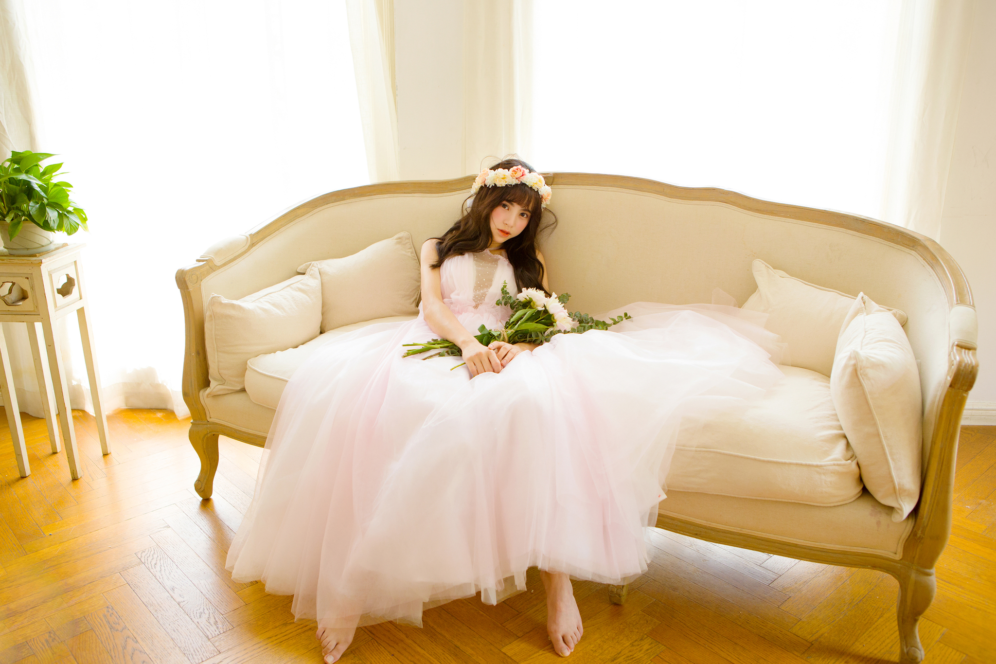 甜美少女婚纱摄影写真电脑桌面壁纸