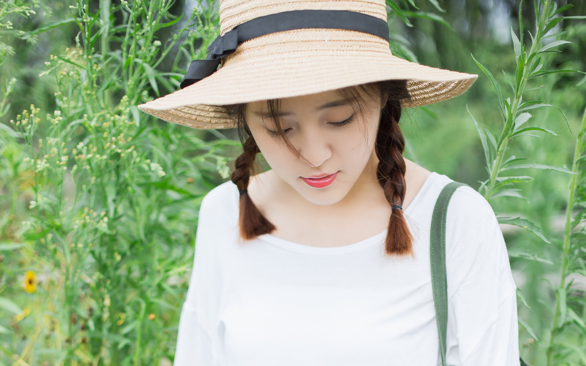 双马尾小清新美女户外写真图片桌面壁纸
