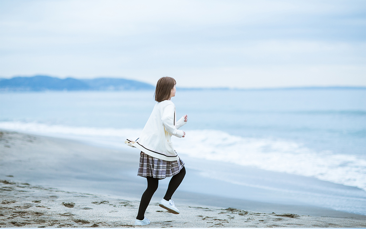 短发气质美女海边清新写真壁纸图片精选