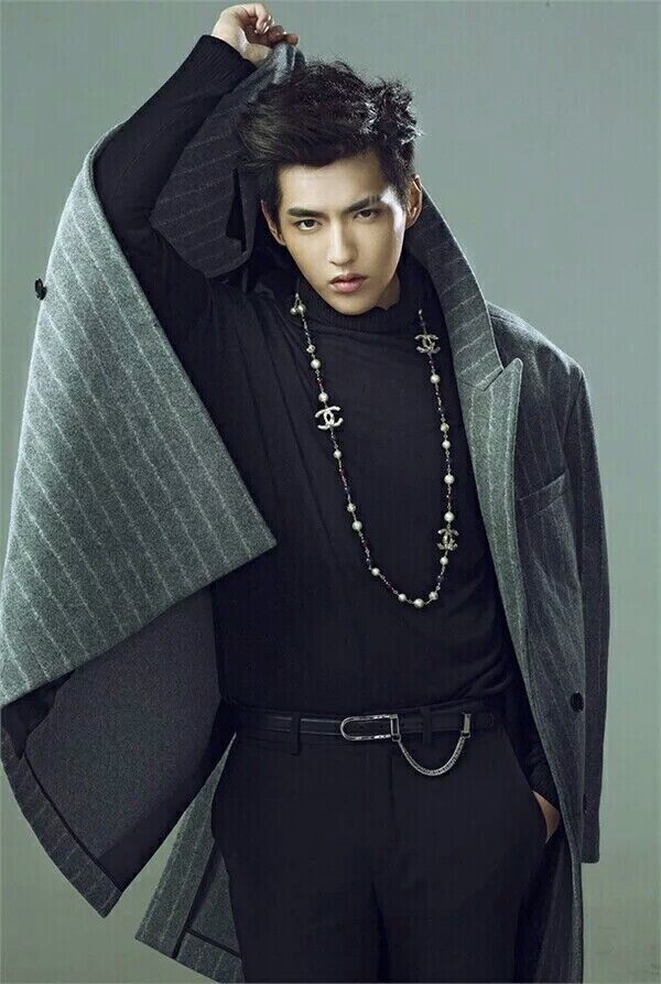 吴亦凡帅气图片写真高清时尚