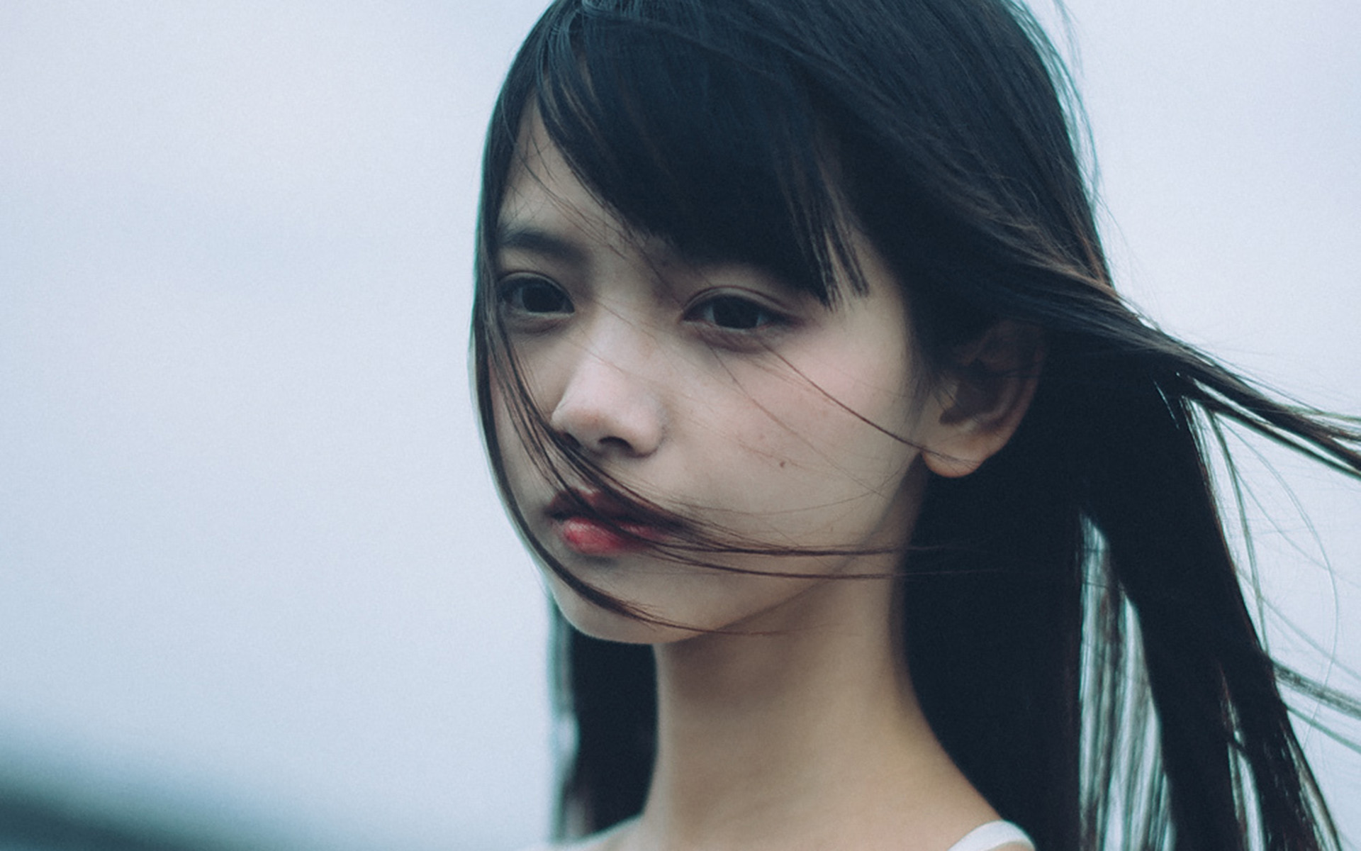 气质清纯少女唯美意境壁纸图片