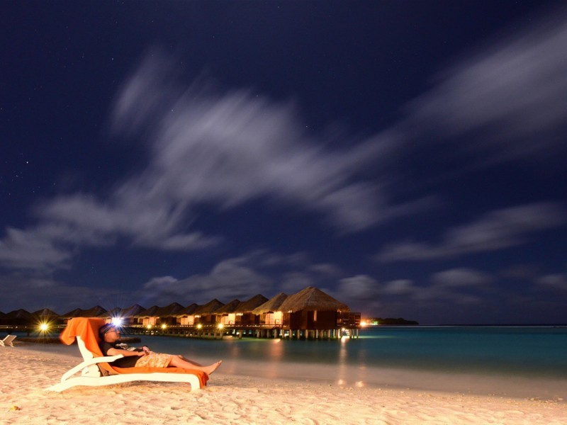 马尔代夫满月岛夜景唯美壁纸图片
