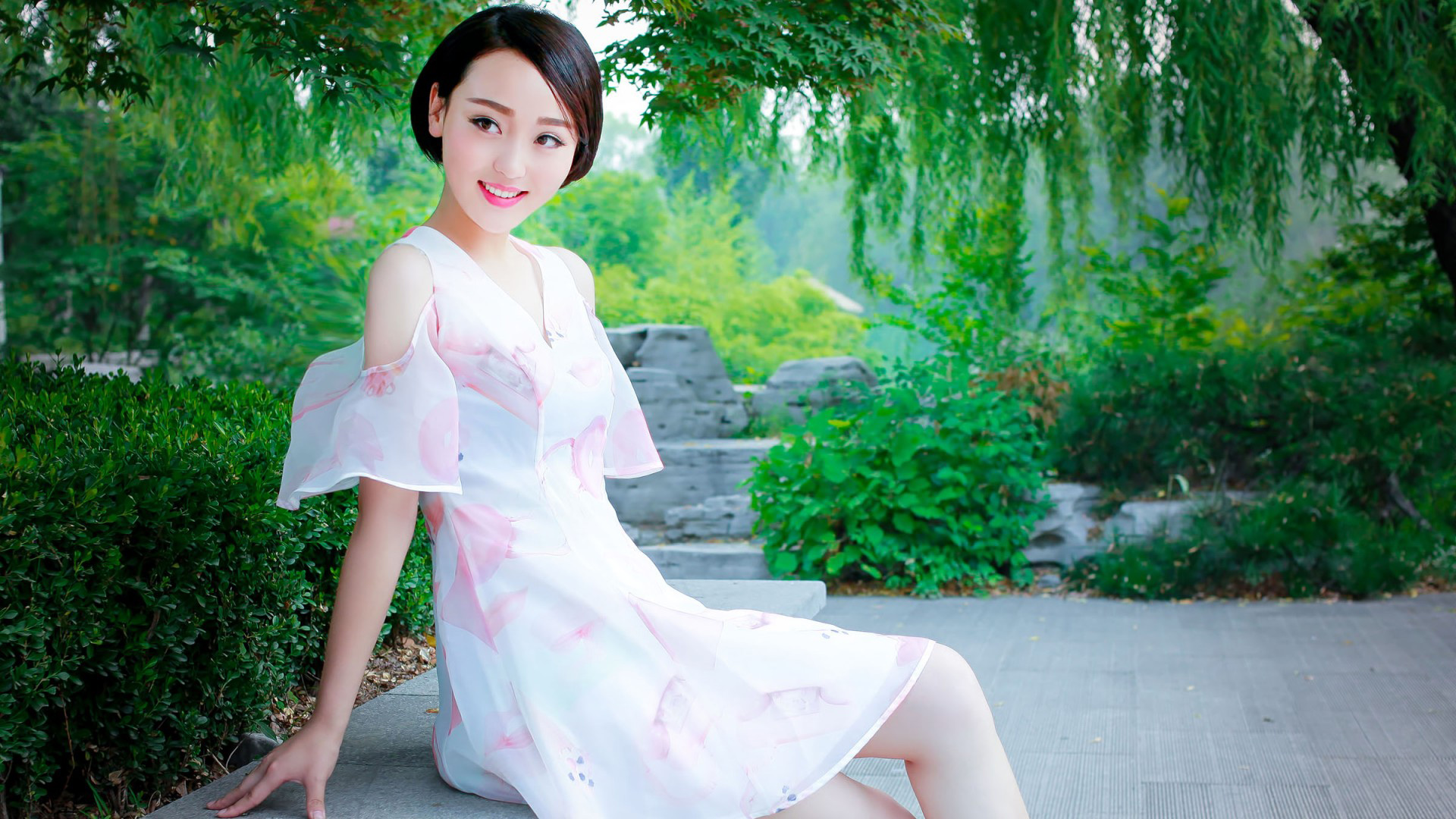 精选笑容甜美的小清新美女壁纸图片大全