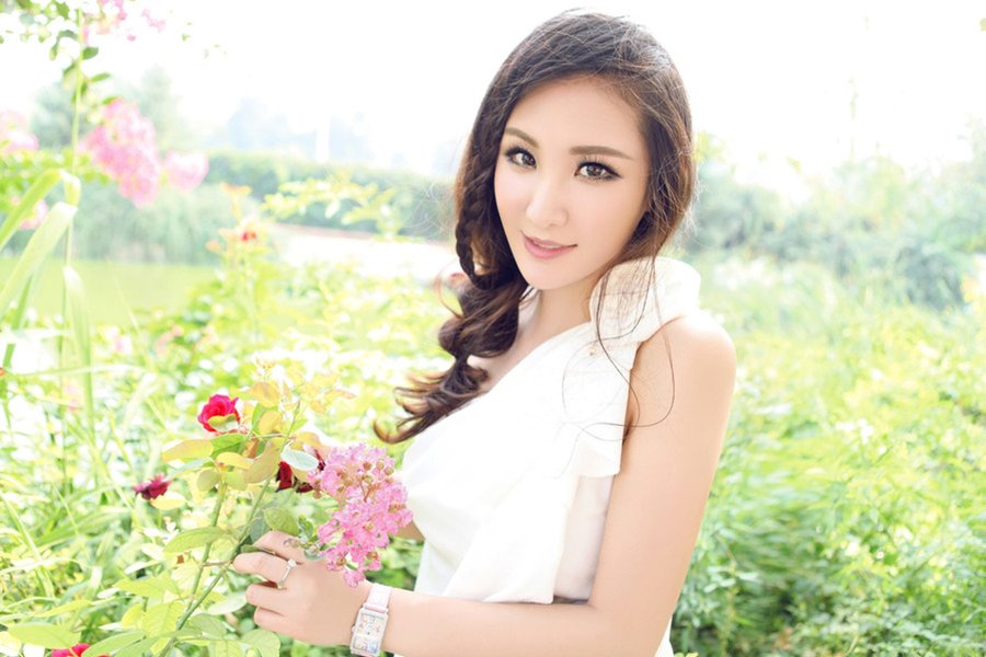像花儿一样甜美清纯MM迷人写真