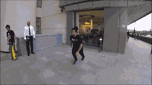 搞笑动态图片 失误都可以这么帅