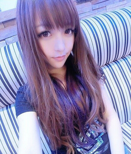 气质美女中长发挑染发型图片