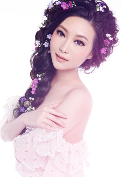 准新娘必看的唯美新娘盘发造型图片