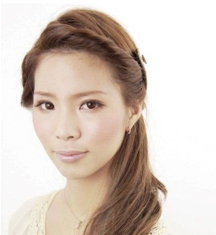 女生直发发型扎法步骤图解大全