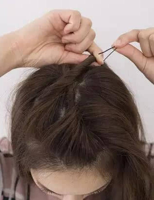 怎么把刘海编上去甜美好看图解