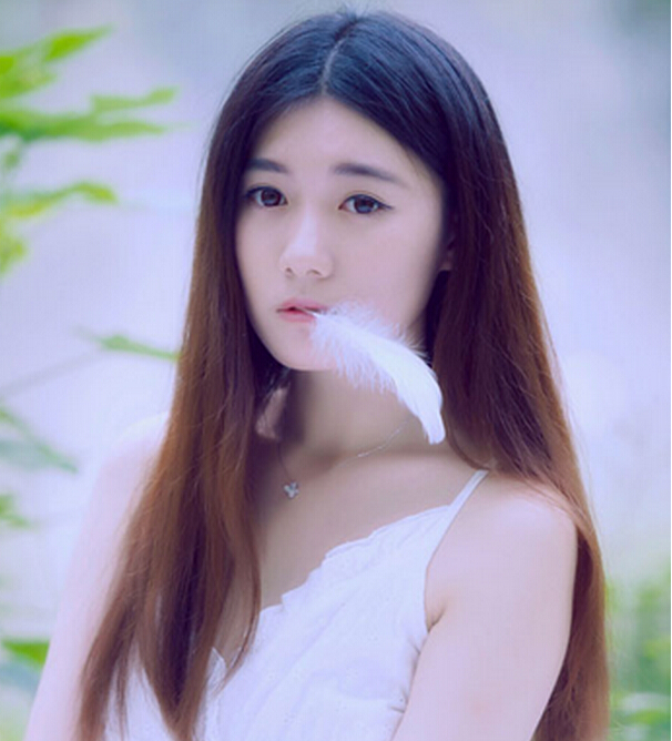 时尚有气质的女生长直发发型图片大全
