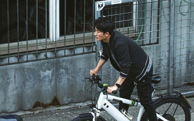 帅气男星黄轩桌面壁纸大全