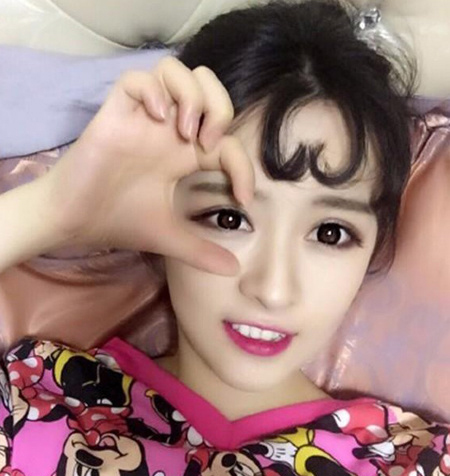 韩国最流行的女生爱心刘海发型图片