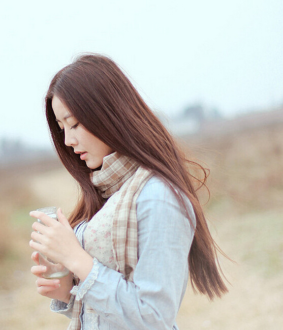 女生柔美披肩长直发发型图片