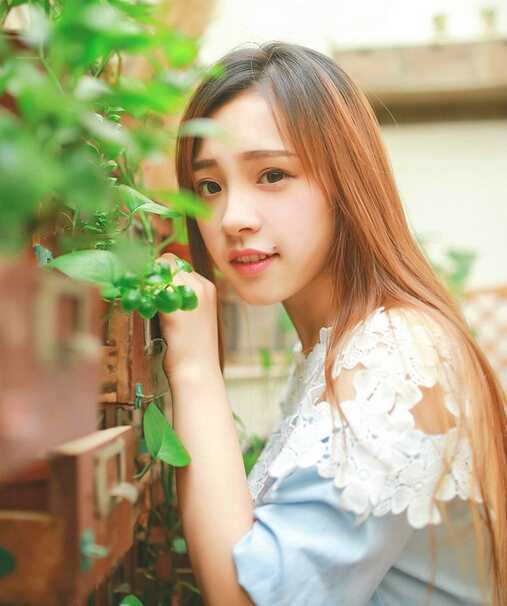 长直发发型怎么弄柔顺养眼