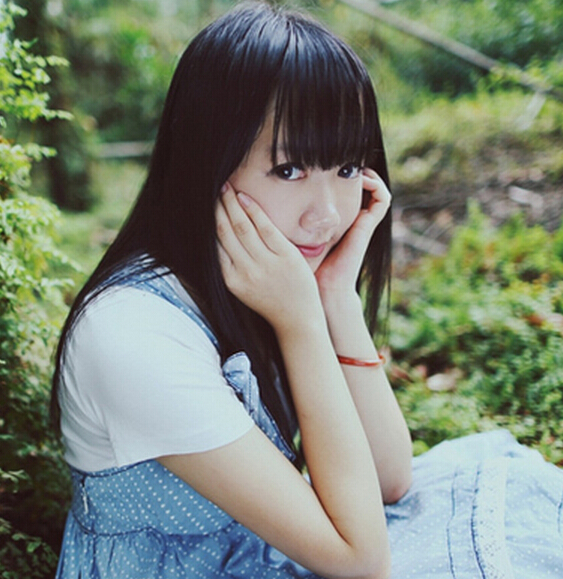 甜美女生中长直发发型图片