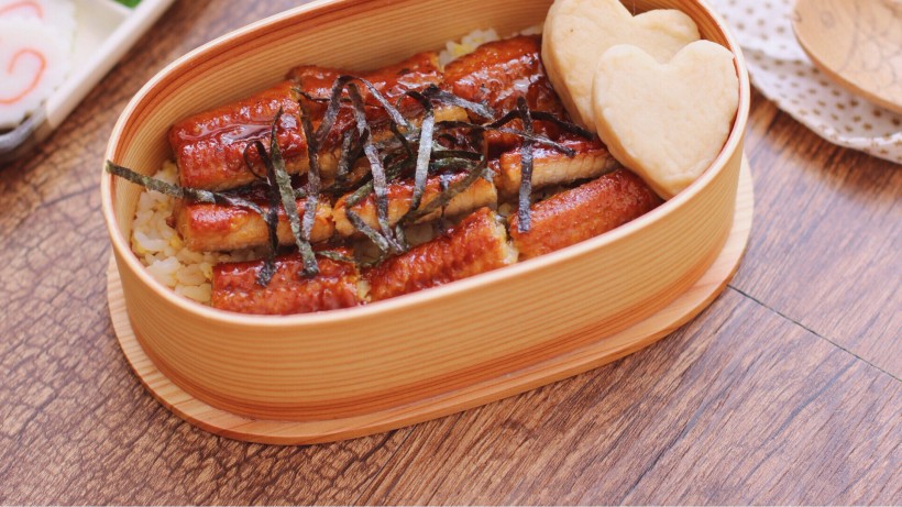美味的鳗鱼饭桌面壁纸