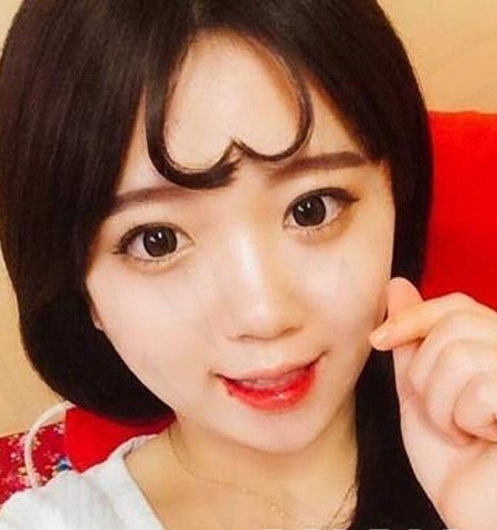 韩国最流行的女生爱心刘海发型图片