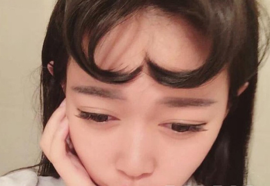 韩国最流行的女生爱心刘海发型图片