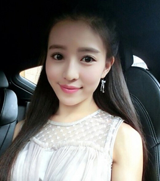女生柔美披肩长直发发型图片