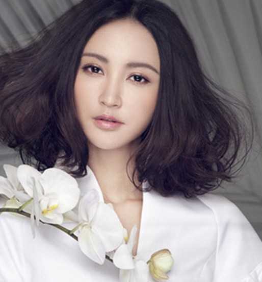 女生可爱短卷发发型图片最流行