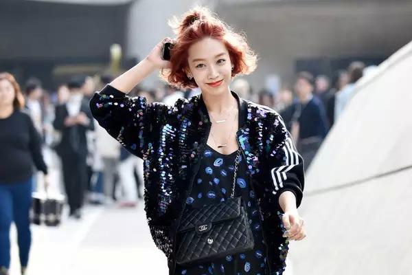 韩国美妞短发外翻翘发型图片