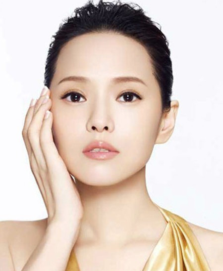 伊能静发型图片盘发清新脱俗[5P]