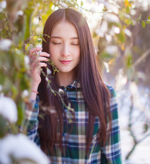 女生柔美披肩长直发发型图片