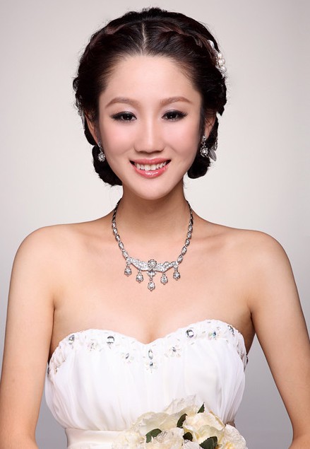 温婉典雅的新娘盘发教程图解大全