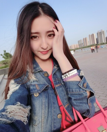 女生清新简约长直发发型图片精选