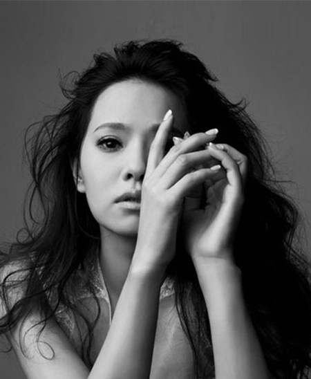 伊能静发型图片盘发清新脱俗[5P]
